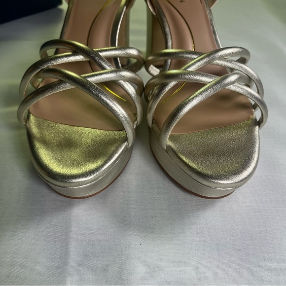 Cole Haan Gold Leather Strappy Heels Women's 7.5 Shoes New in Box - Picture 3 of 10